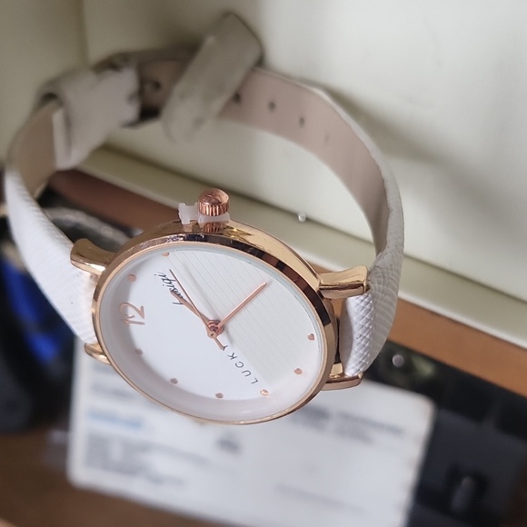 Watch - Picture 3 of 6